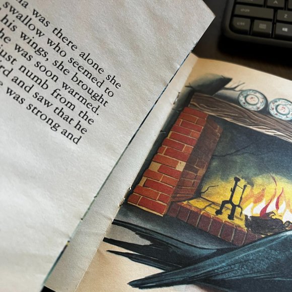 Vintage Little Wonderland Book and Recording Thumbelina Read and Hear 45 RPM - Picture 4 of 11